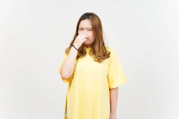 Kokuşmuş Iğrenç Bir Koku Alıyorum Güzel Asyalı Kadın Sarı Tişört — Stok fotoğraf