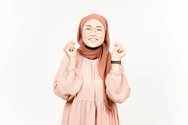 Mostrando Coreano Amore Dito Bella Asiatico Donna Indossare Hijab Isolato — Foto Stock