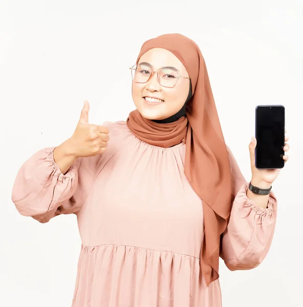 Mostrando Applicazioni Schermo Bianco Smartphone Bella Donna Asiatica Che Indossa — Foto Stock