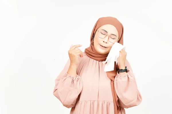 Tenendo Tessuto Grido Bella Donna Asiatica Che Indossa Hijab Isolato — Foto Stock