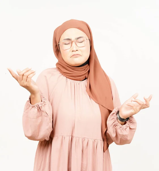 Grito Triste Rosto Expressão Bela Mulher Asiática Vestindo Hijab Isolado — Fotografia de Stock