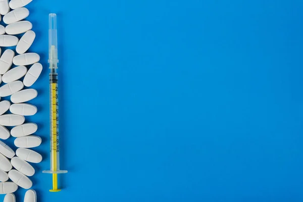 Medical Background Blue Paper Copy Space Pills Insulin Syringe — Foto Stock