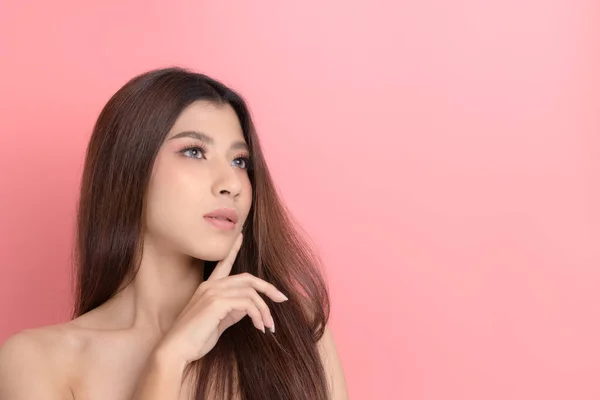 Beauty Woman Studio Shot Fashion Model Natural Make Pink Background — Stock Photo, Image