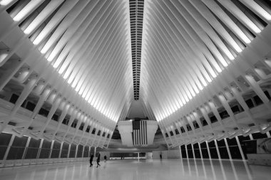 Manhattan, New York. 09 Nisan 2016. Manhattan şehir merkezindeki Dünya Ticaret Merkezi Ulaşım Merkezi 'nin iç mimarı Santiago Calatrava tarafından tasarlanmıştır..