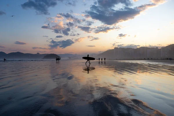 Late Afternoon City Santos Brazil Surfers Returning Home Tourists Walking — Photo