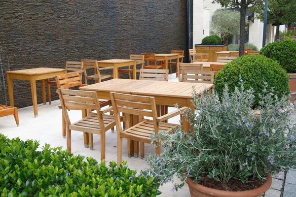 Acogedor Café Aire Libre Jardín —  Fotos de Stock