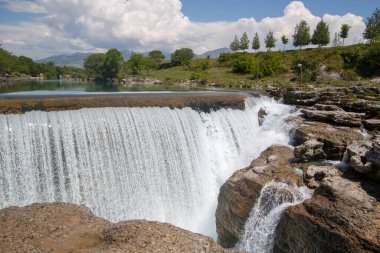 Karadağ 'da Cem Nehri üzerindeki Niagara Şelaleleri.