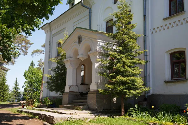 Ancien Bâtiment Blanc Dans Parc Ombragé Île Valaam Russie — Photo