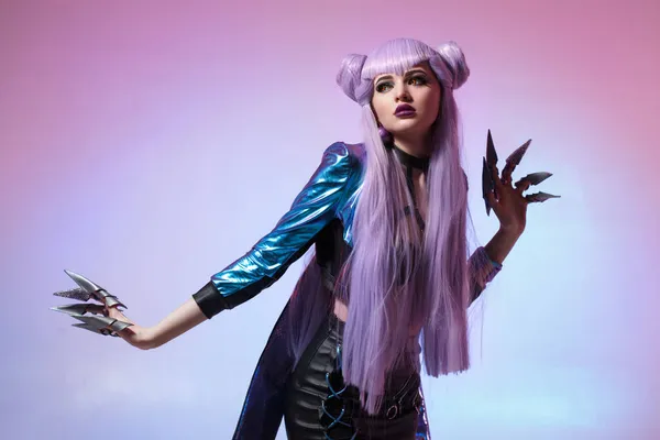 Eine Süße Hexe Mit Langen Lila Haaren Mit Messerkrallen Auf — Stockfoto