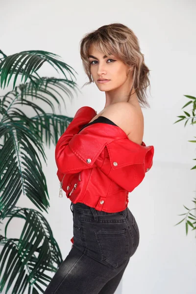 Beautiful Sexy Girl Red Leather Jacket Naked Body Light Gray — Fotografia de Stock