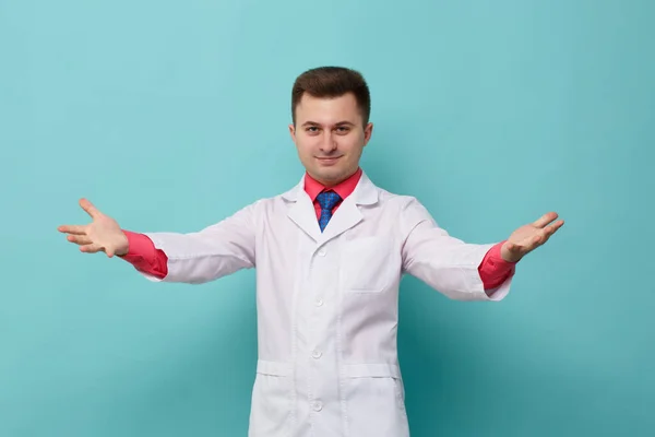 Joven Médico Con Vestido Médico Blanco Extendió Sus Manos Gesto — Foto de Stock