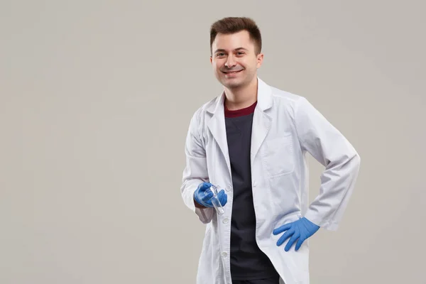 Doctor Gynecologist White Coat Holds Transparent Plastic Gynecological Dilator Isolated — Φωτογραφία Αρχείου