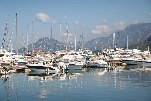 Seascape Avec Des Yachts Des Bateaux Par Temps Clair — Photo