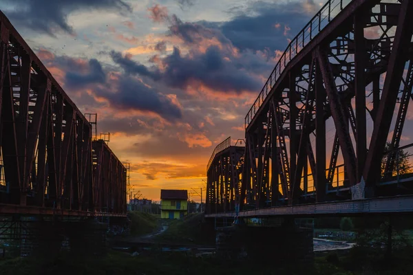 Вид Великий Сталевий Залізничний Міст Сході Сонця — стокове фото