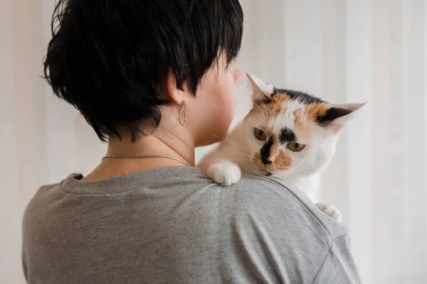 Portrait Young Woman Holding Cute Cat Yellow Eyes Female Hugging — 스톡 사진