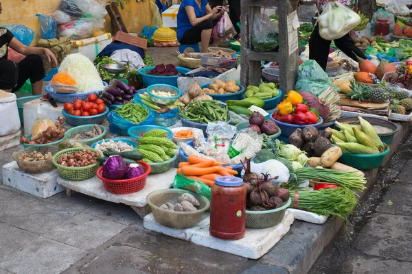 Colorful Street Market Hanoi Fruits Vegetables Other Fresh Goods Offered — Stockfoto