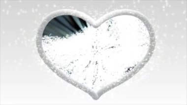 Renkli sisli beyaz kalp ve içinde ışık parlak ve güzel görünüyordu..