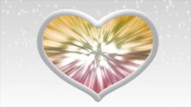 Renkli sisli beyaz kalp ve içinde ışık parlak ve güzel görünüyordu..