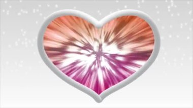 Renkli sisli beyaz kalp ve içinde ışık parlak ve güzel görünüyordu..