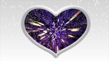 Merkezinde beyaz kürkü olan bir kalp ve içinde parlak renkli bir ışık demeti hareket ediyordu..