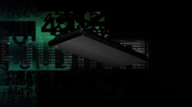 Telefon döndü ve borsa numaraları ekranda rastgele numaraların arka planında sürekli yanıp sönüyordu..