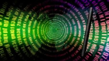 Telefon döndü ve borsa numaraları ekranda rastgele numaraların arka planında sürekli yanıp sönüyordu..