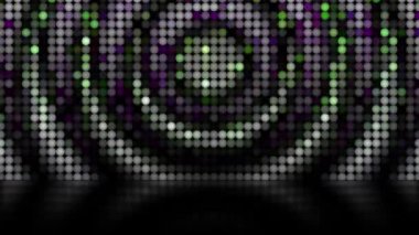 Renkli şebekeler uzaya yayılmış ve sürekli yanıp sönüyordu..