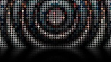 Renkli şebekeler uzaya yayılmış ve sürekli yanıp sönüyordu..