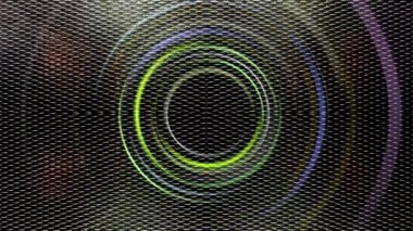 Neon ışığı sürekli olarak metalik arkaplanda döner..