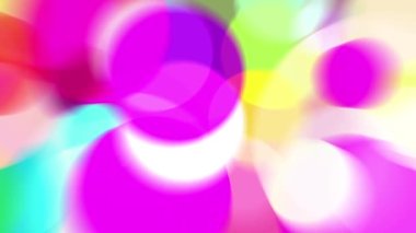 Parlak renkli ışık demetleri sürekli hareket ediyor, parlak görünüyorlar..