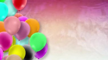 Parlak renkli balonlar sürekli sallanıyordu..
