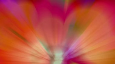 Işık huzmeleri aralıksız yayılıyor, parlak ve güzel görünüyorlar..