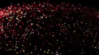 Işığın girdabı sürekli uçuyordu, lüks görünüyordu..