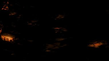 Işık sert yüzeylerde sürekli seyahat eder..