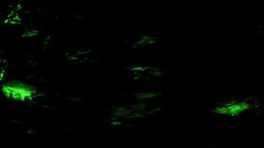 Işık sert yüzeylerde sürekli seyahat eder..