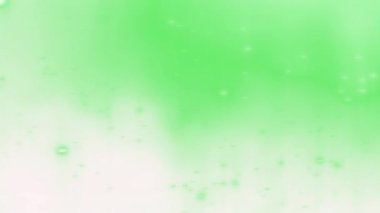 Işık demetleri etrafa saçılmış gibi görünüyordu..