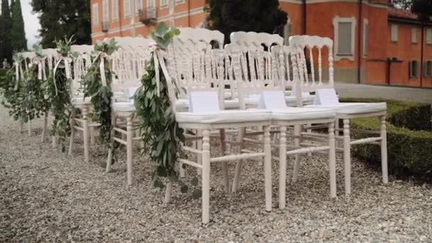 Sted for bryllup ceremoni med stilfuldt design i Italien – Stock-video
