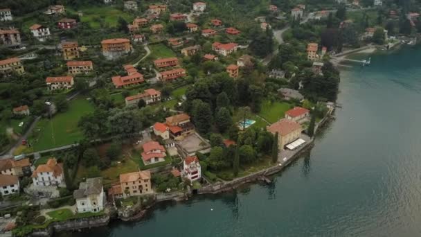 Drohnenaufnahmen vom Comer See. Lombardei, Italien. Ansicht von oben. — Stockvideo