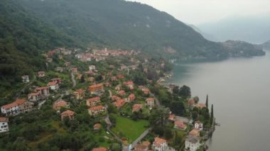 Como Gölü 'ndeki hava aracı görüntüleri. Lombardy, İtalya. 