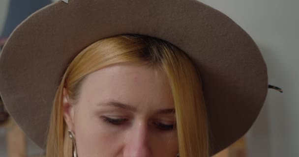 Blonde Woman Brown Panama Hat Makes Headwear Looking Camera Young — Stok Video