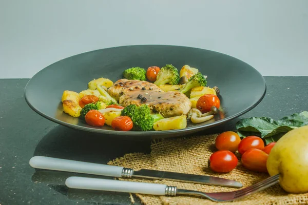 Grilled Chicken Breast Beef Steak Potatoes Cherry Tomatoes Broccoli Plate — ストック写真