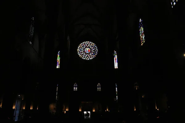巴塞洛纳市教堂的内部 — 图库照片