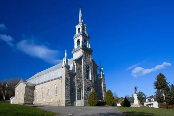 Krásný Výhled Kostel Proti Modré Obloze — Stock fotografie