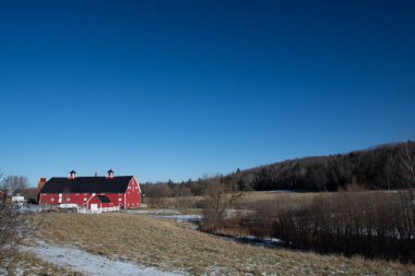 Kırsal ahır sonbahar mevsiminde biyo-yayılıyor