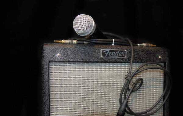 Vintage fender combo amp with microphone