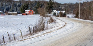 karlı köy manzarası