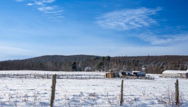 karlı köy manzarası