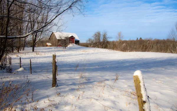 Alter Bauernschuppen Verschneiter Landschaft — Stockfoto