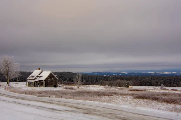 Beautiful Winter Landscape Snow Trees House — Fotografia de Stock