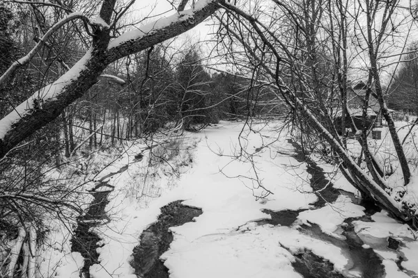 Красивая Зимняя Сцена Ручьями Снегом — стоковое фото